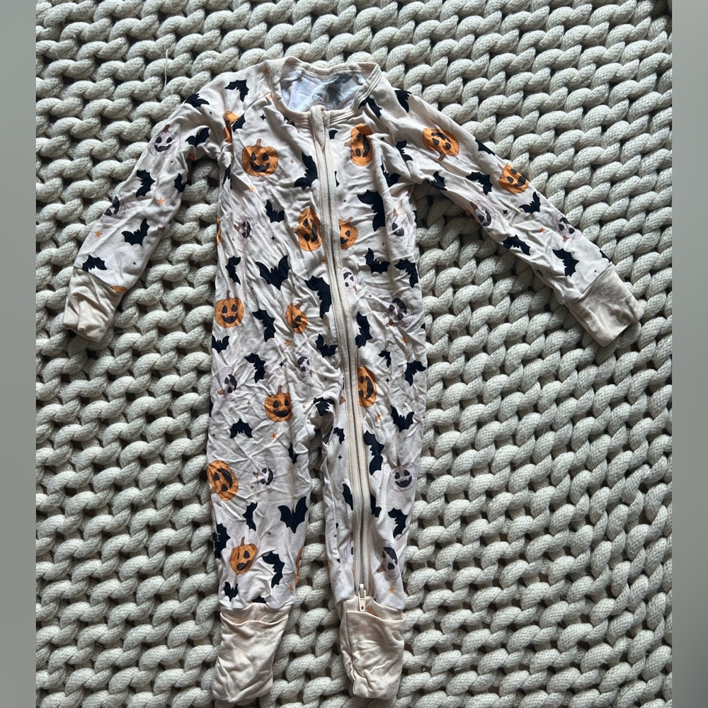 Ollie’s Day 3-6m bamboo Halloween zippy - Picture 2 of 3
